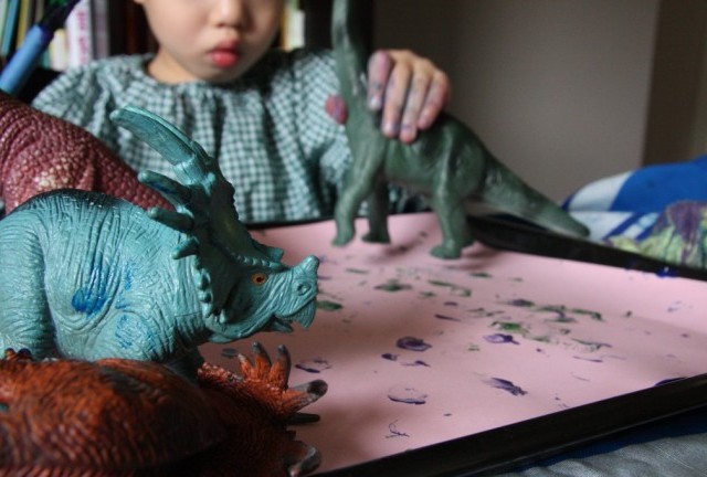 paint it: let the good times roll with dinosaurs