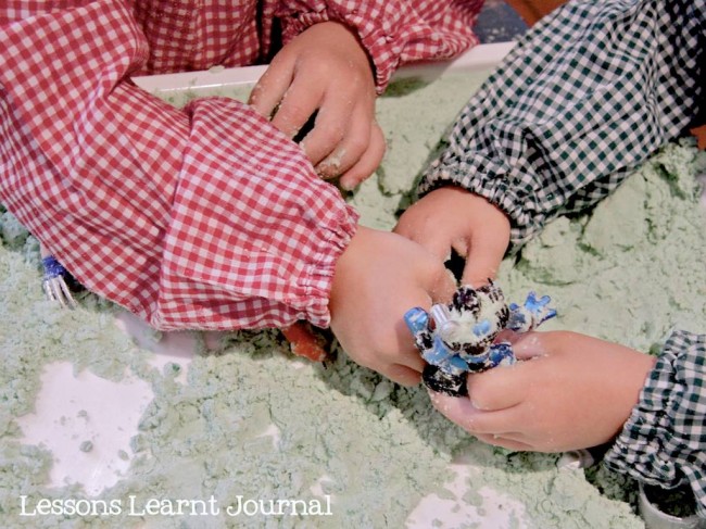 DIY Homemade Moon Sand via Lessons Learnt Journal 04 (1)