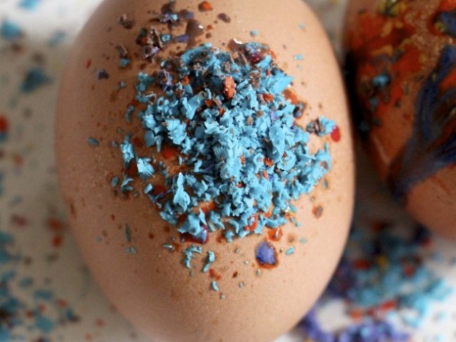 Easter Craft for Kids: Melted Crayon Eggs