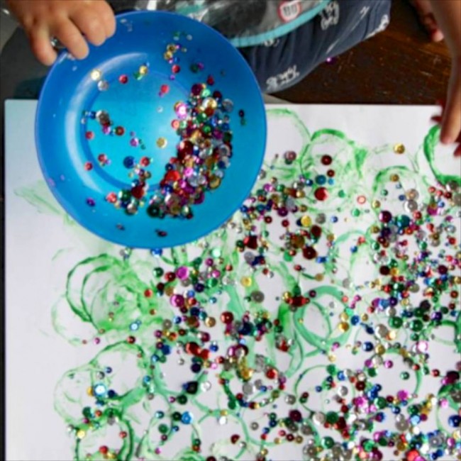 Christmas Activities for Kids: Playful Toddler Art via Lessons Learnt Journal